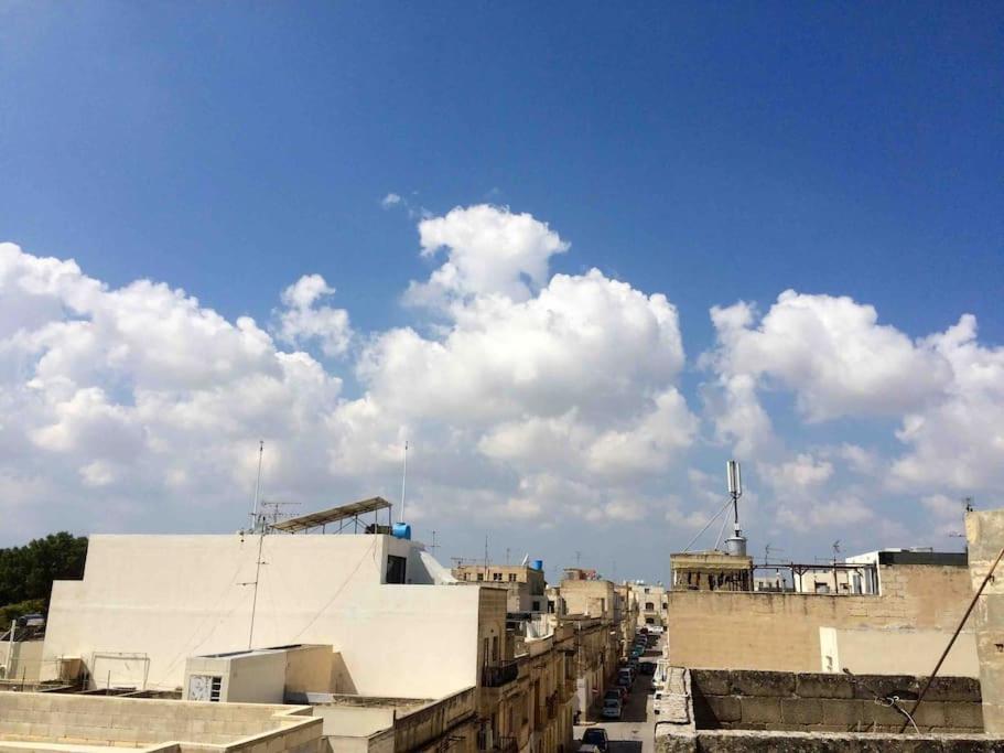 May Flower: Modern Flat Close To Airport/Bus Stops Tarxien Exterior foto