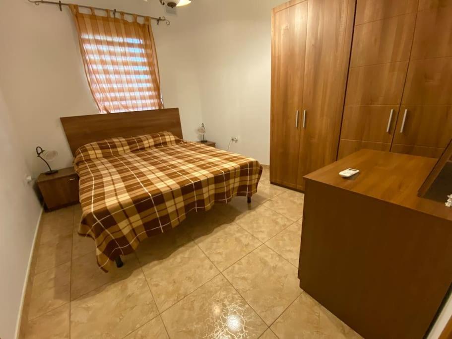 May Flower: Modern Flat Close To Airport/Bus Stops Tarxien Exterior foto